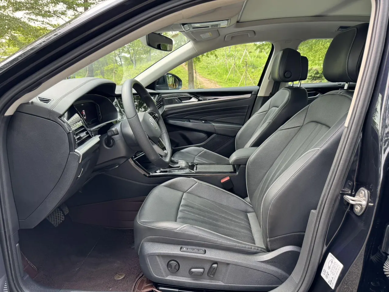 Volkswagen 2024 Passat 2.0TSI 380TSI Star Deluxe Edition Automatic Transmission 5