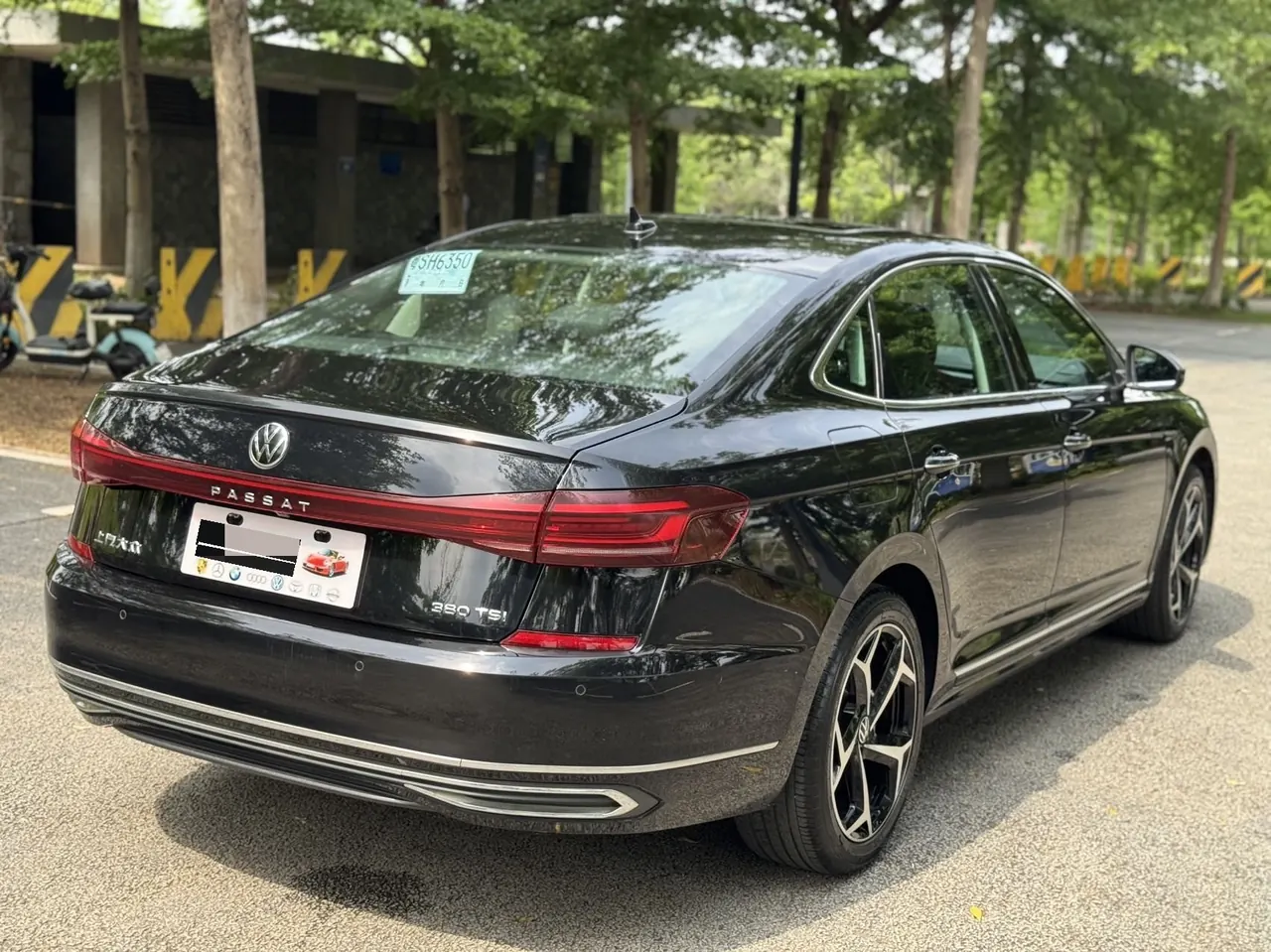 Volkswagen 2024 Passat 2.0TSI 380TSI Star Deluxe Edition Automatic Transmission 9