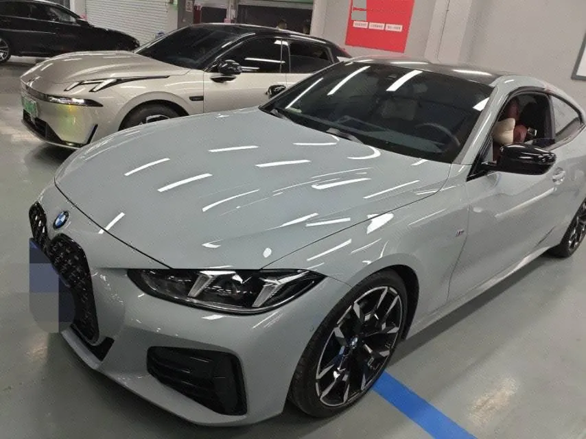 打开图片灯箱:BMW 4 Series (Imported) 2024 430i Coupe 2.0T M Sport Night Edition Automatic