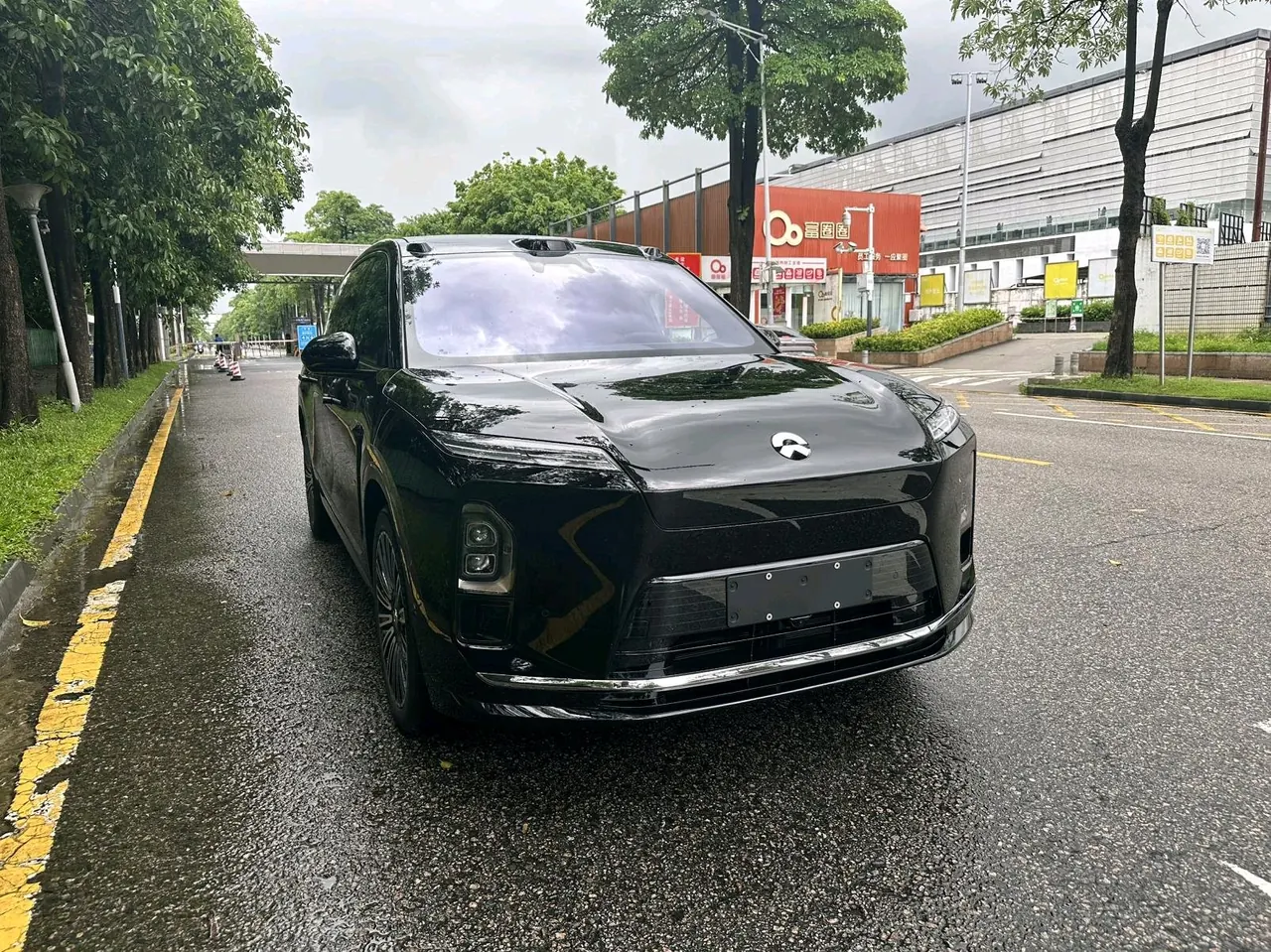 NIO 2026 ES8 6-seat executive deluxe automatic gear 3