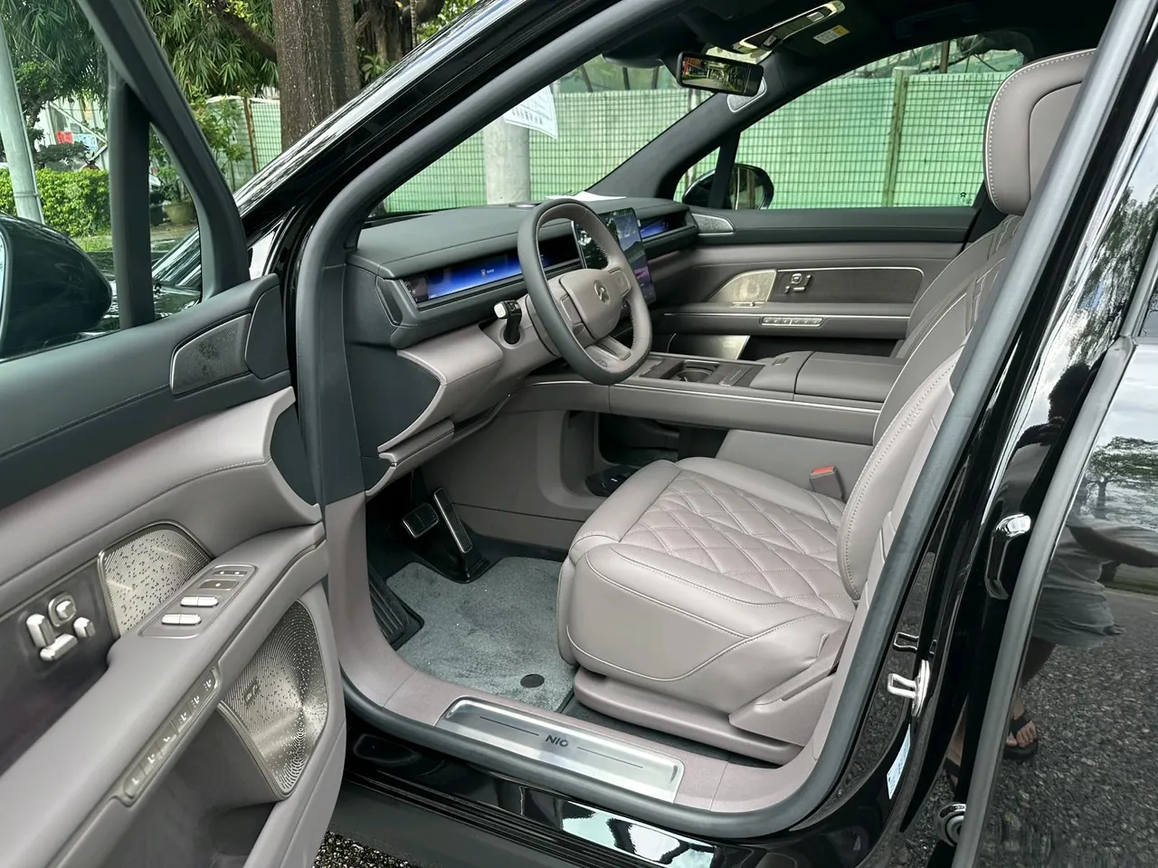 NIO 2026 ES8 6-seat executive deluxe automatic gear 4