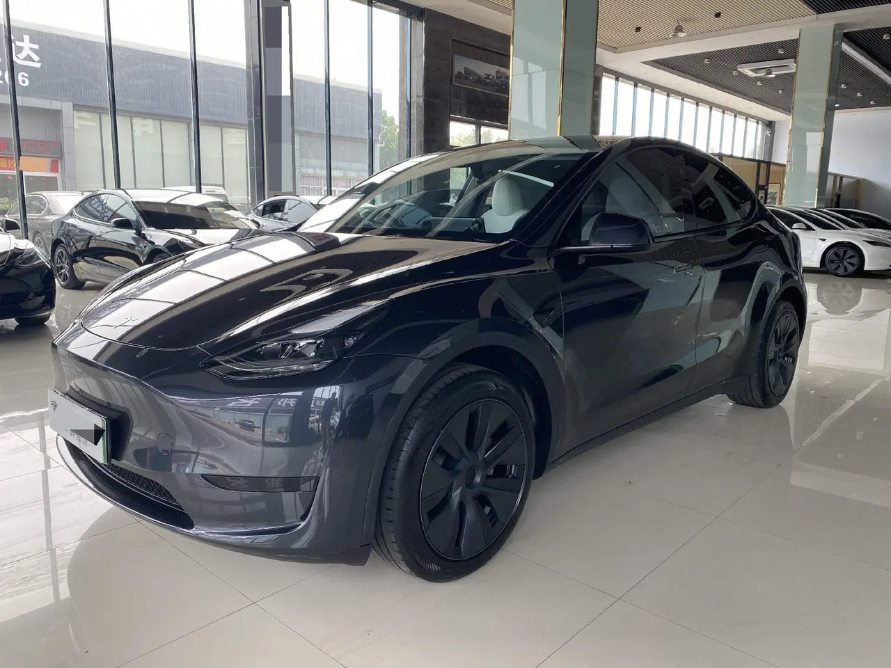 Open image lightbox: Tesla 2024 Model Y rear-wheel drive version automatic transmission