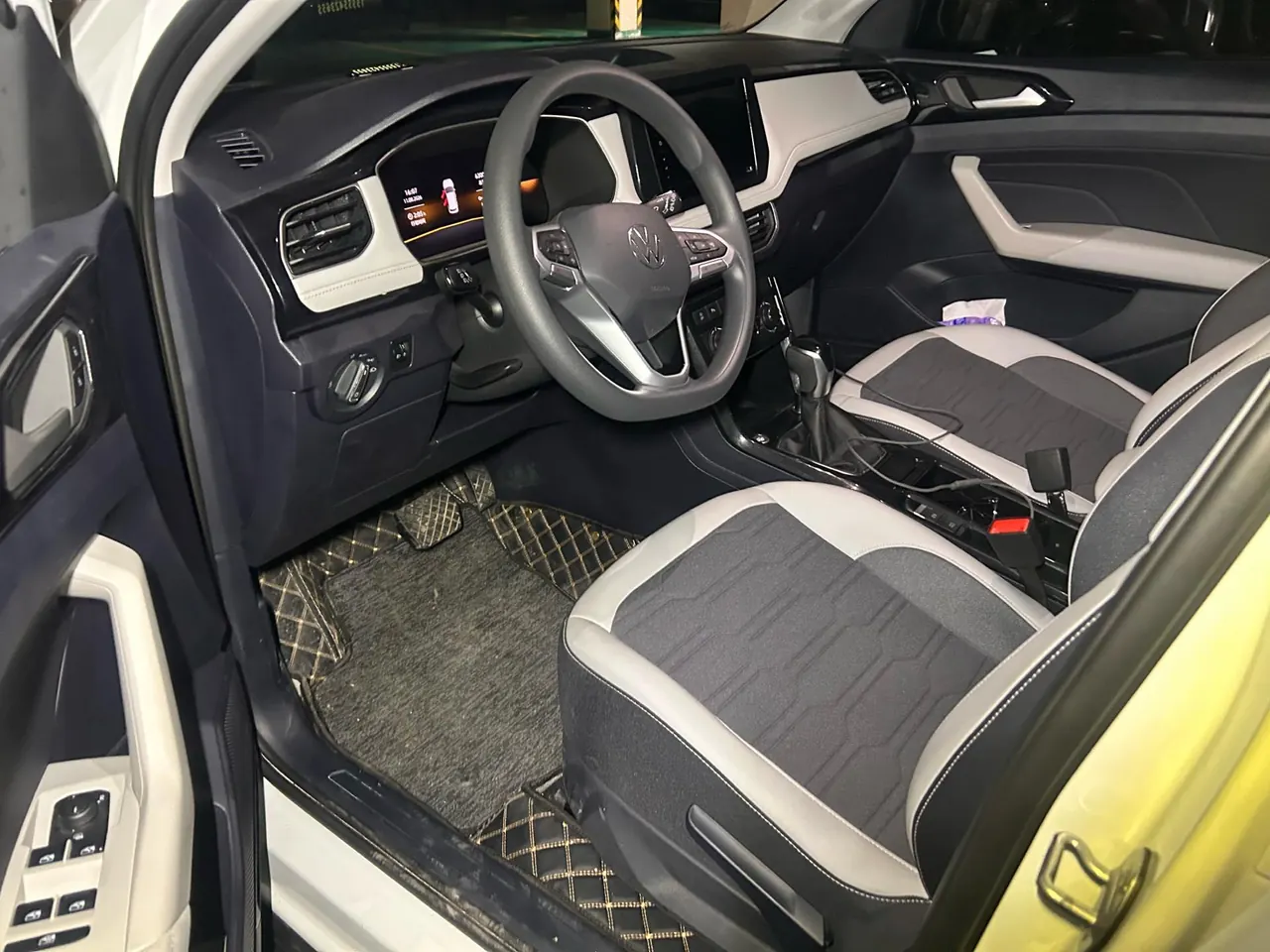 Volkswagen 2026 Tuyue Xinrui 1.5TSI 300TSI Sharp Edition Automatic Gear 3