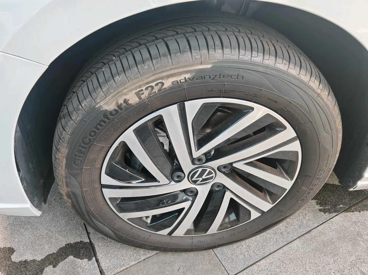 Volkswagen 2024 Lavida 1.5TSI 300TSI Star Leading Edition Automatic Gear 2