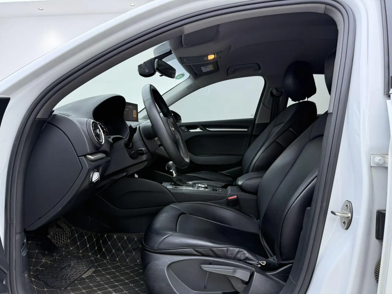 Audi 2020 A3 Limousine 1.4TFSI 35TFSI aggressive automatic gear 4
