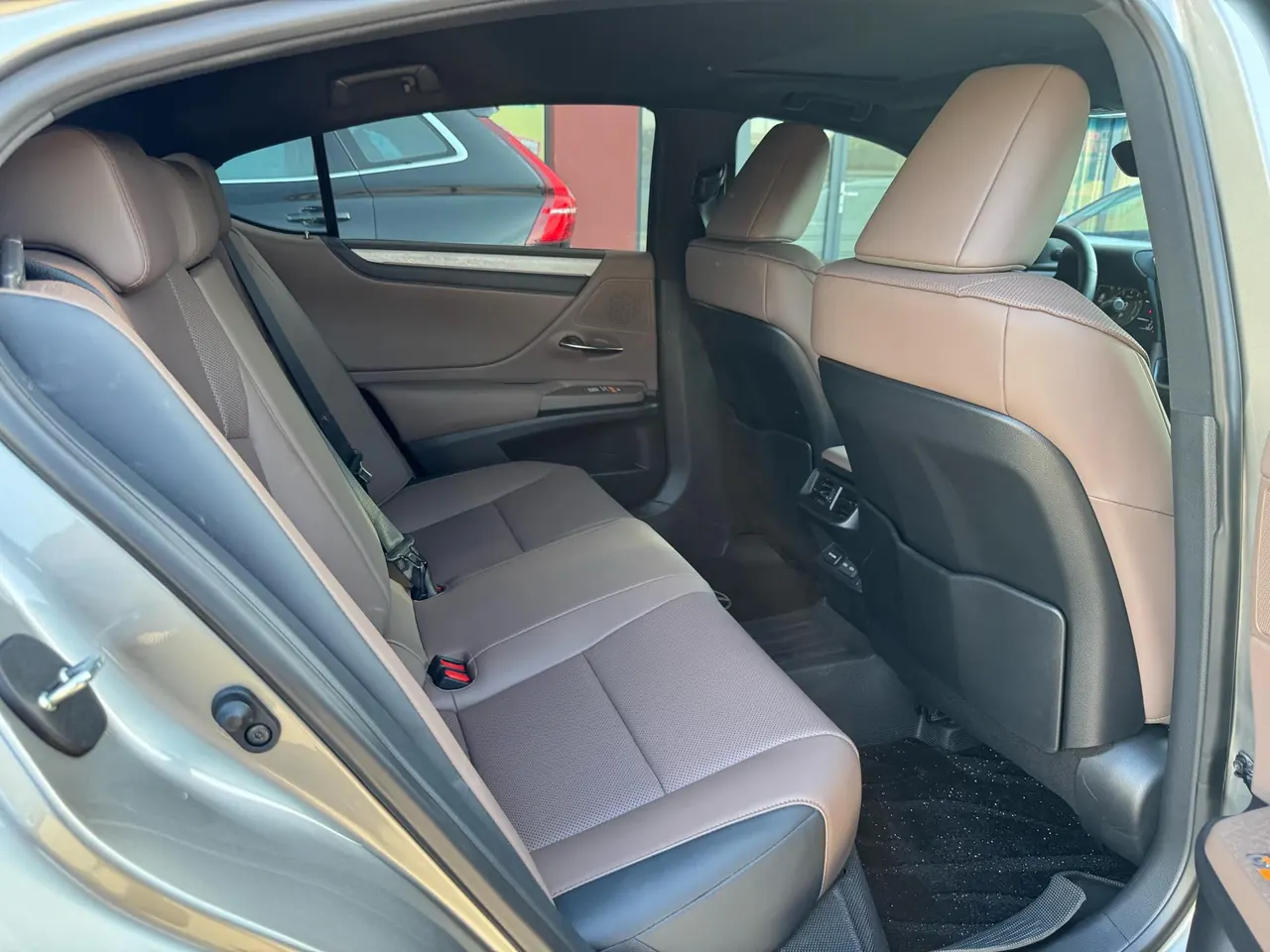 Lexus ES (Imported) 2026 ES200 2.0 Stepless Moon Shadow Double Color Special Edition Automatic Gear 4