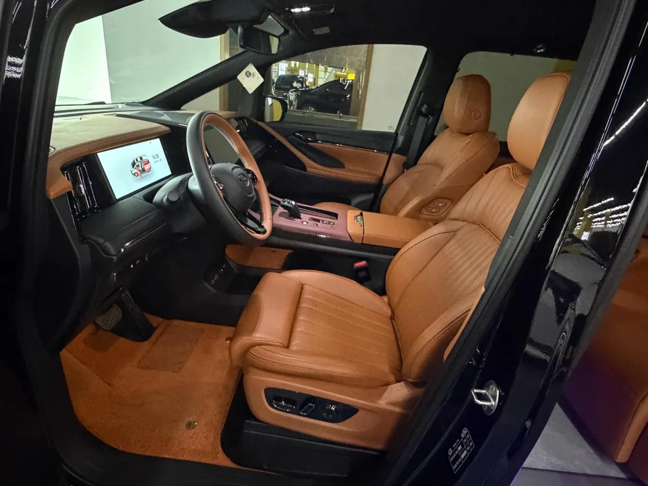Chuanqi 2026 M8 Double Engine 2.0T Extreme Edition Automatic Gear 2