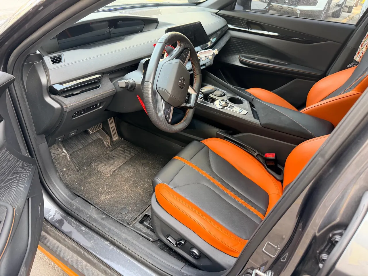 ChangAn 2024 UNI-V 1.5T Distinguished Sports Automatic 2