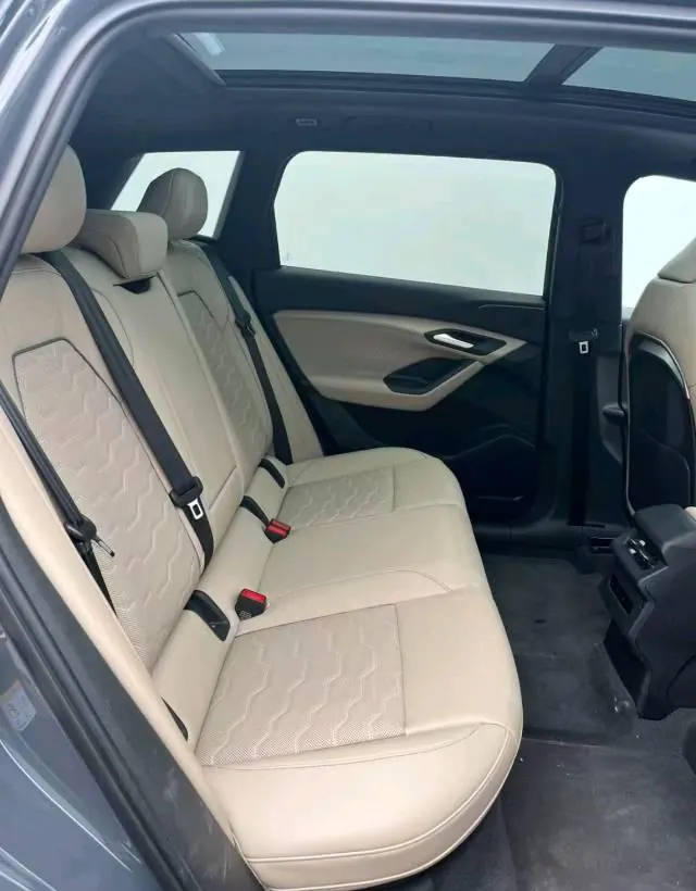 Audi 2025 Q6L e-tron Starter Pilot Edition Automatic Gear 3