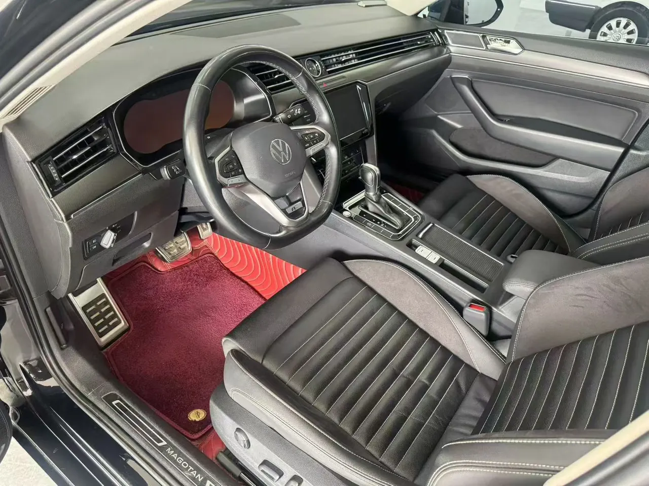 Volkswagen 2020 Magotan 2.0TSI 330TSI luxury automatic transmission 4