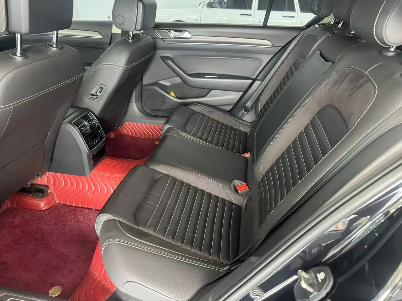 Volkswagen 2020 Magotan 2.0TSI 330TSI luxury automatic transmission 5