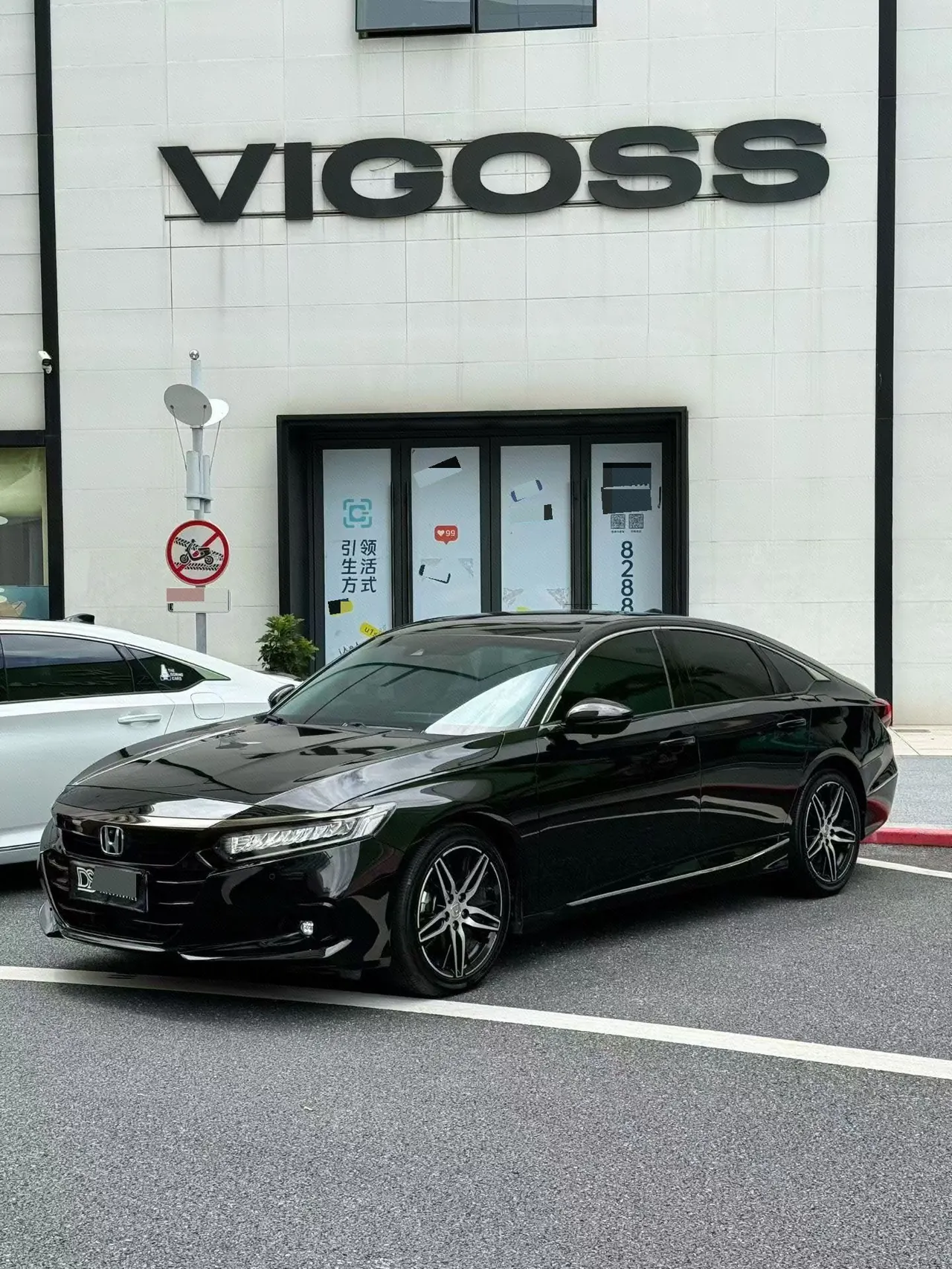 打开图片灯箱:Honda 2022 10th Generation Accord 1.5T Stepless 260TURBO Magic Night Premium Edition Automatic Gear