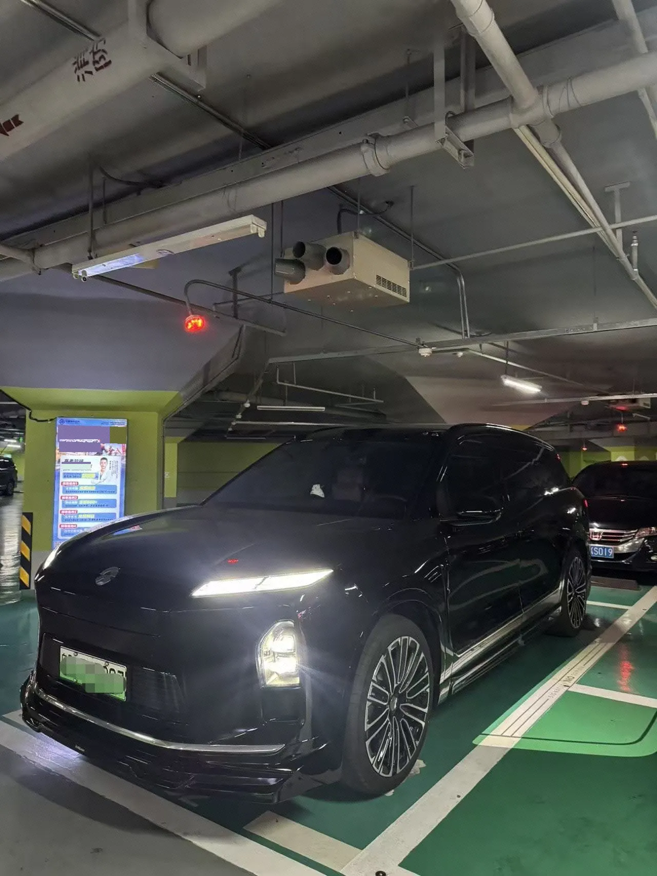 打开图片灯箱:NIO 2026 ES8 6‑Seater Executive Signature Edition Automatic Transmission