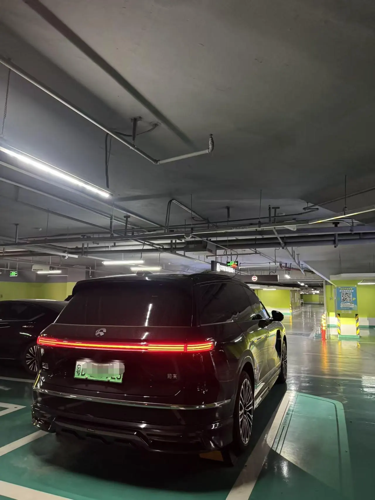 NIO 2026 ES8 6‑Seater Executive Signature Edition Automatic Transmission 5