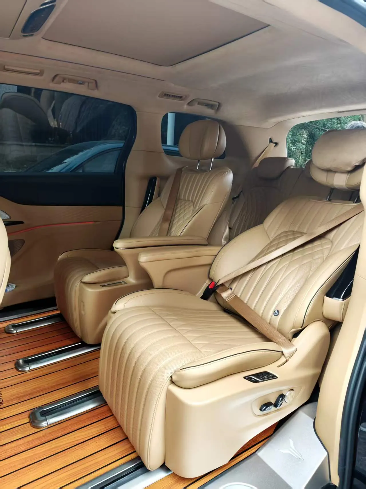 Voyah 2024 dreamers PHEV 1.5T long endurance flagship automatic gear 4