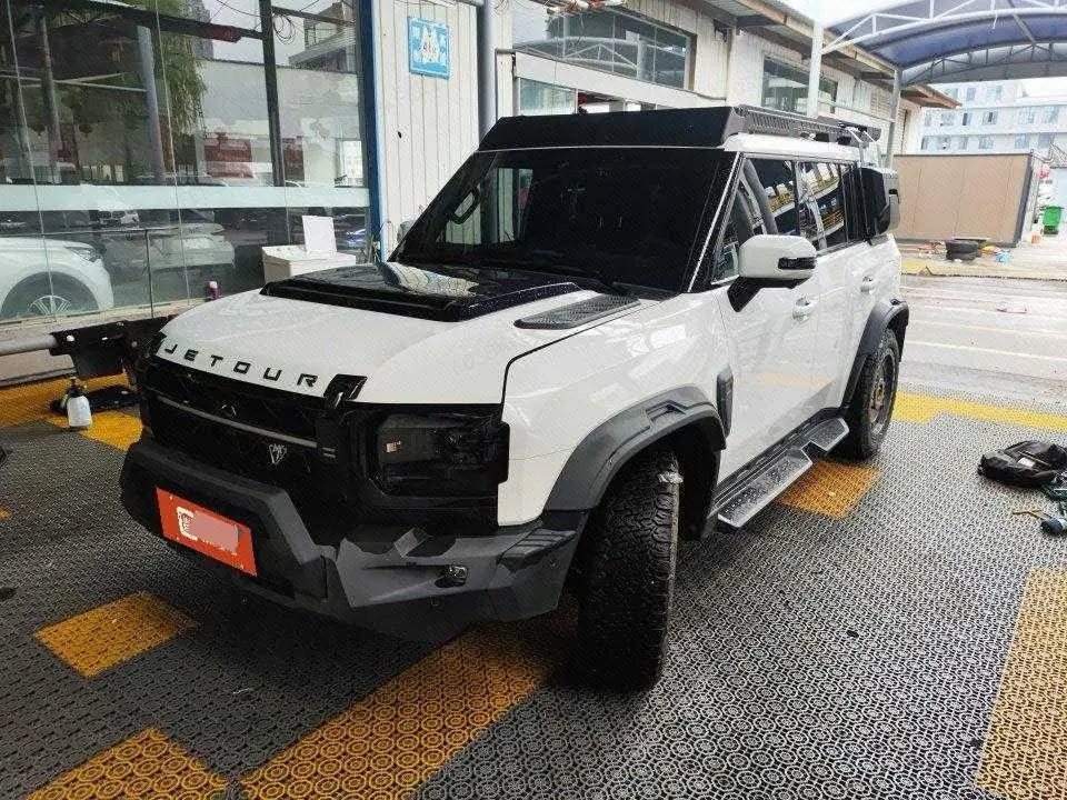打开图片灯箱:Jetour 2024 Traveler 2.0T 4-wheel Drive Silver Dragon Wing Automatic Gear