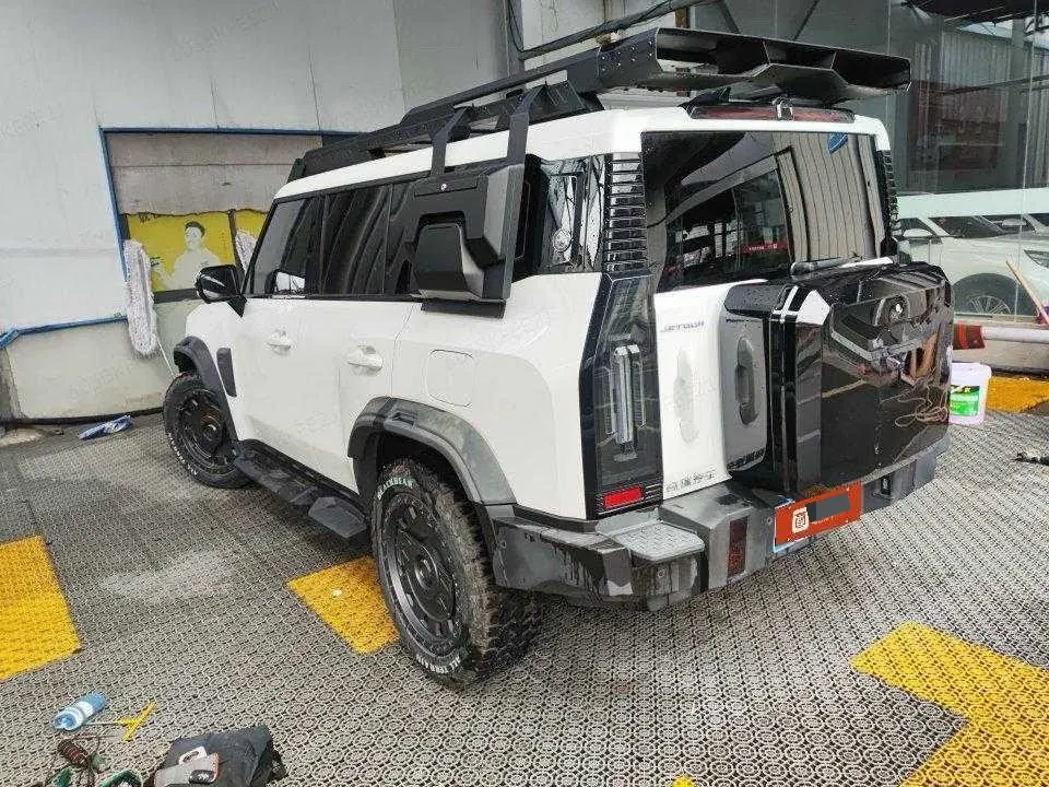 Jetour 2024 Traveler 2.0T 4-wheel Drive Silver Dragon Wing Automatic Gear 5