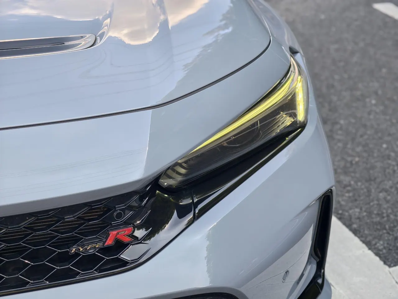 Honda Civic (Imported) 2023 Model Civic Type R 2.0T 420TURBO Manual Transmission 9