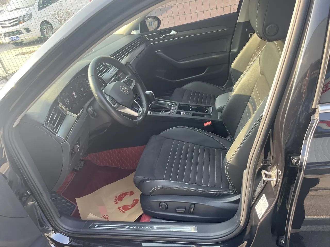 Volkswagen 2020 Magotan 2.0TSI 330TSI luxury automatic transmission 4