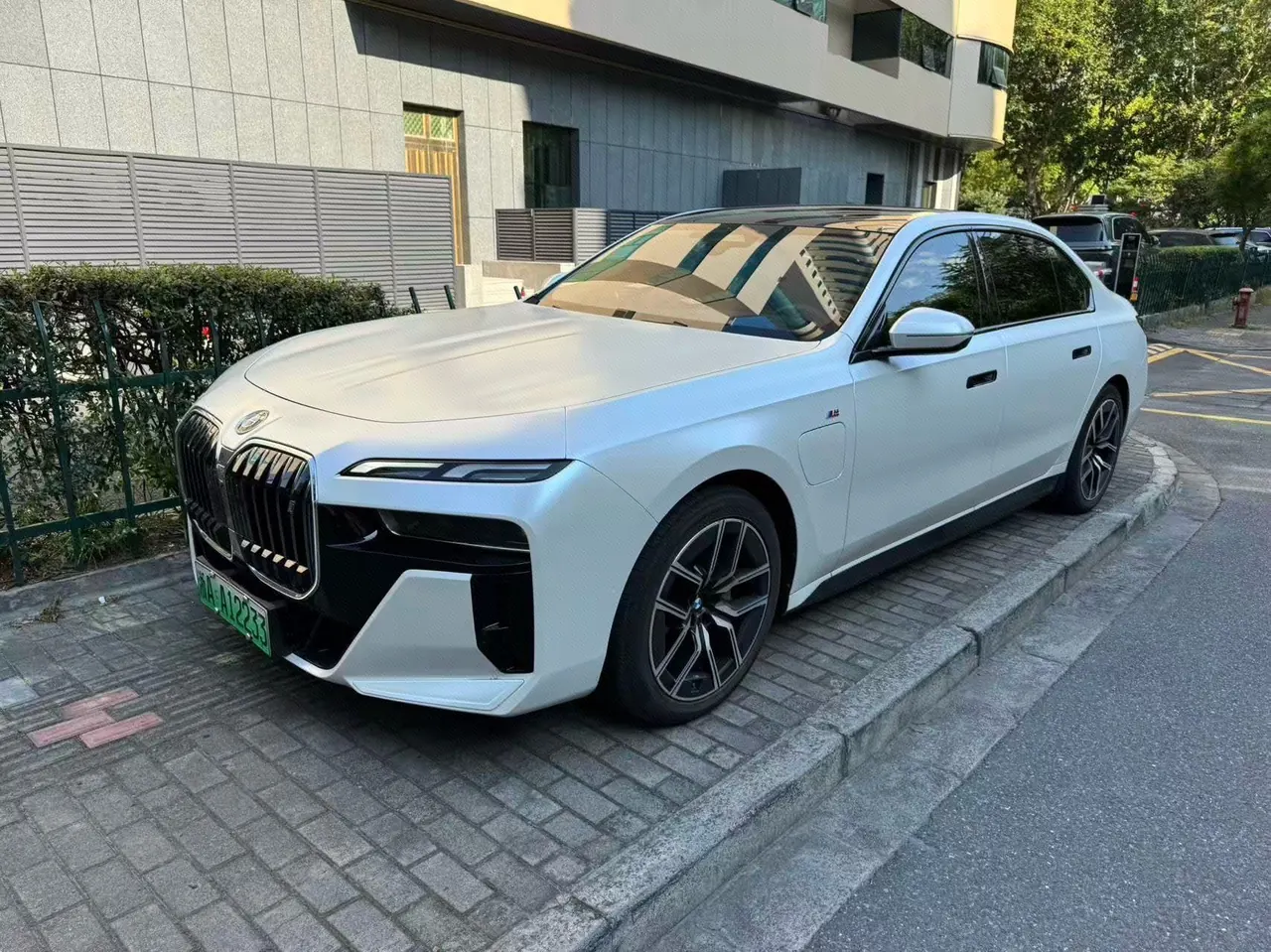 打开图片灯箱:BMW i7 (Imported) 2023 i7 eDrive50L Leading M Sports Suit Automatic Gear