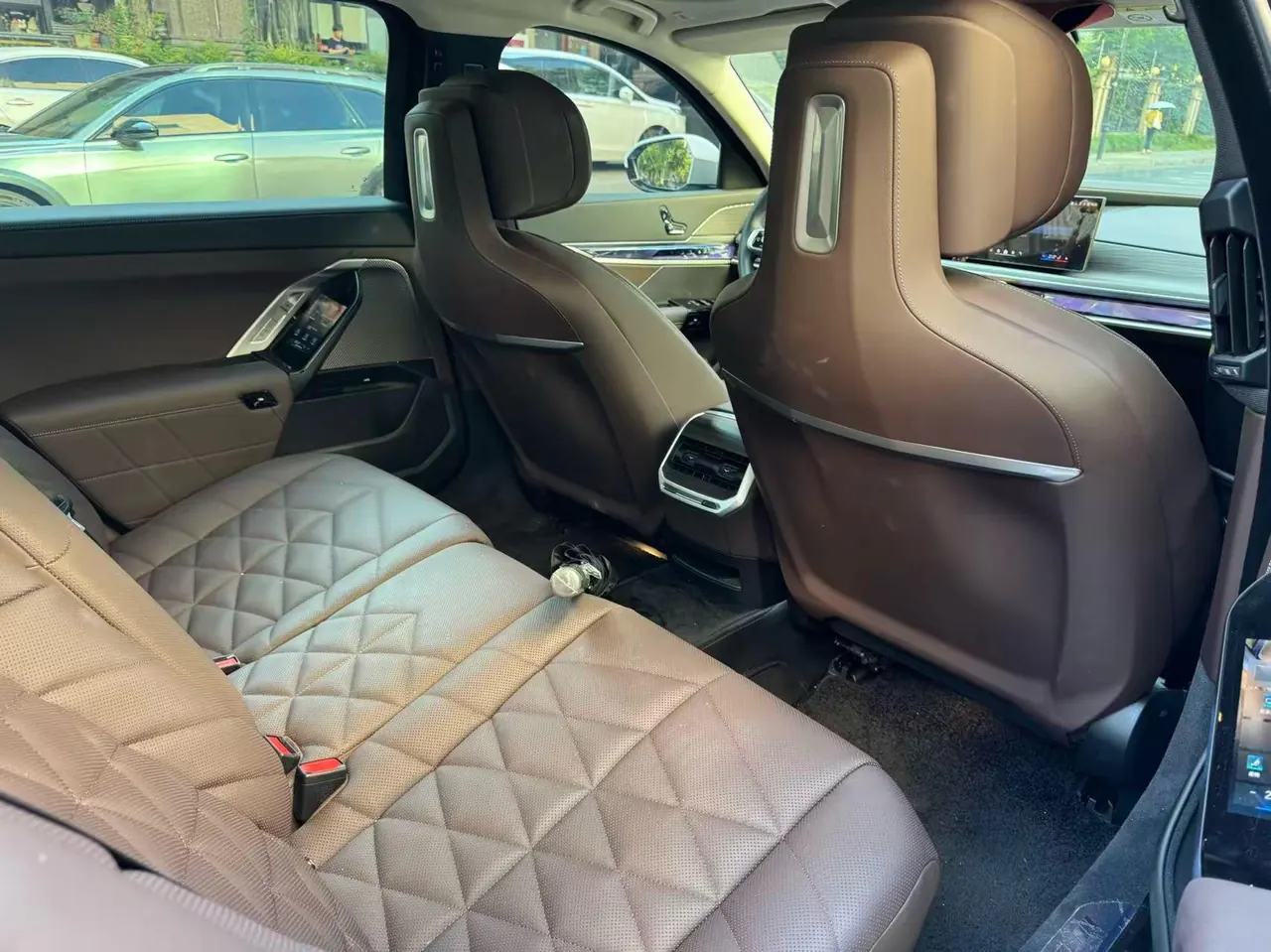 BMW i7 (Imported) 2023 i7 eDrive50L Leading M Sports Suit Automatic Gear 10