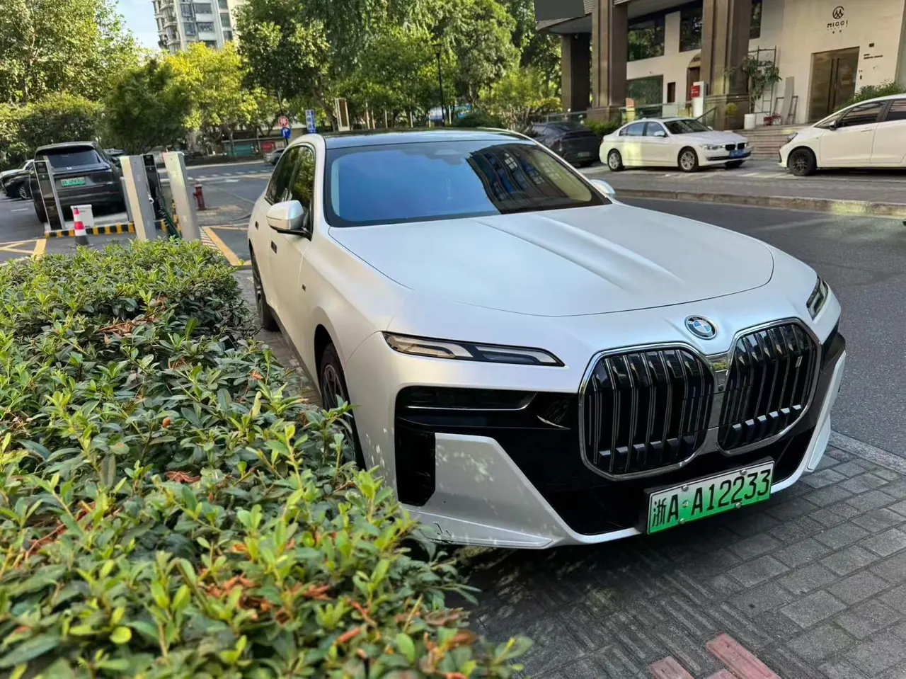 BMW i7 (Imported) 2023 i7 eDrive50L Leading M Sports Suit Automatic Gear 3