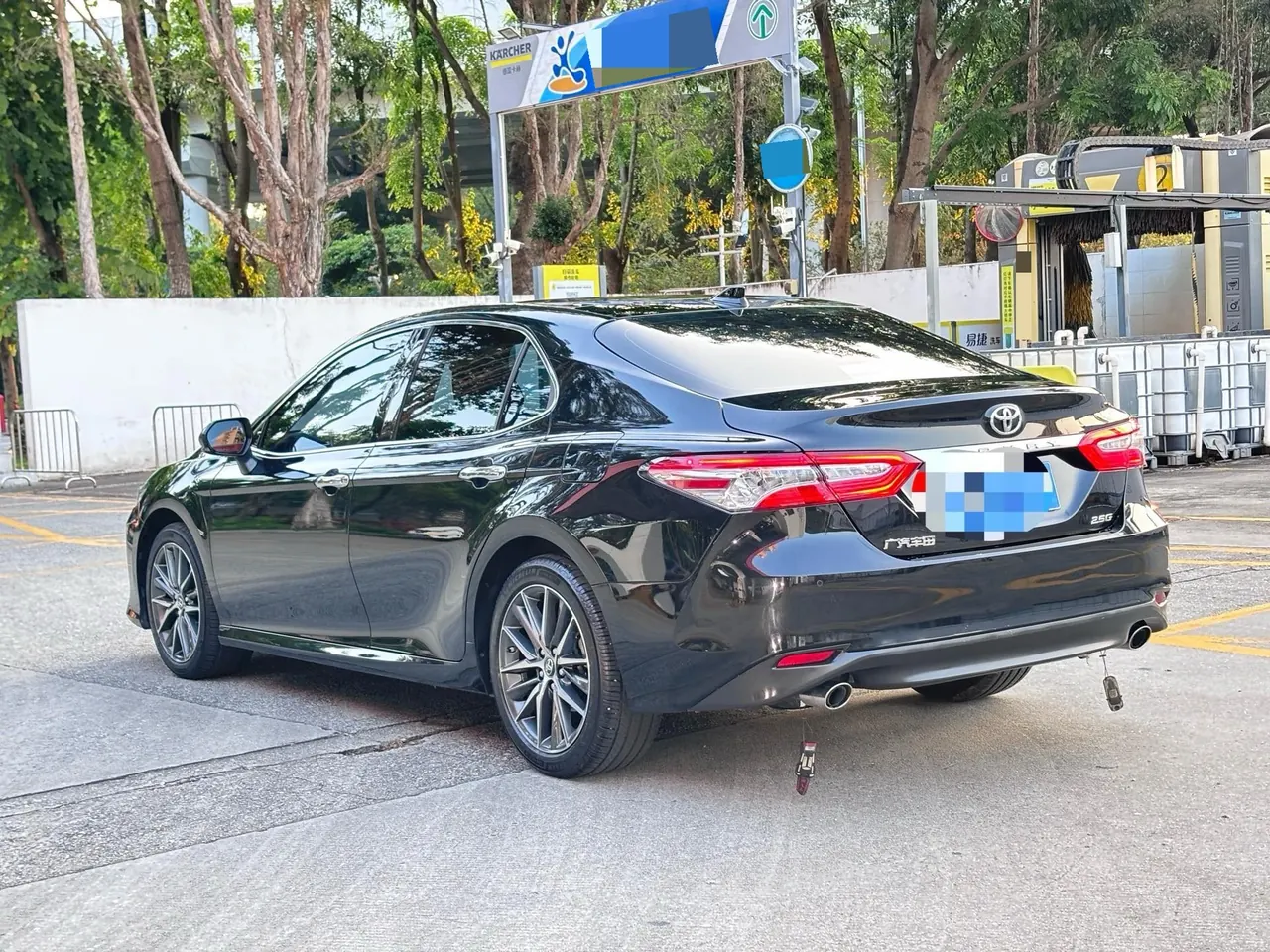 Toyota 2021 Camry 2.5G Deluxe Edition Automatic Gear 3