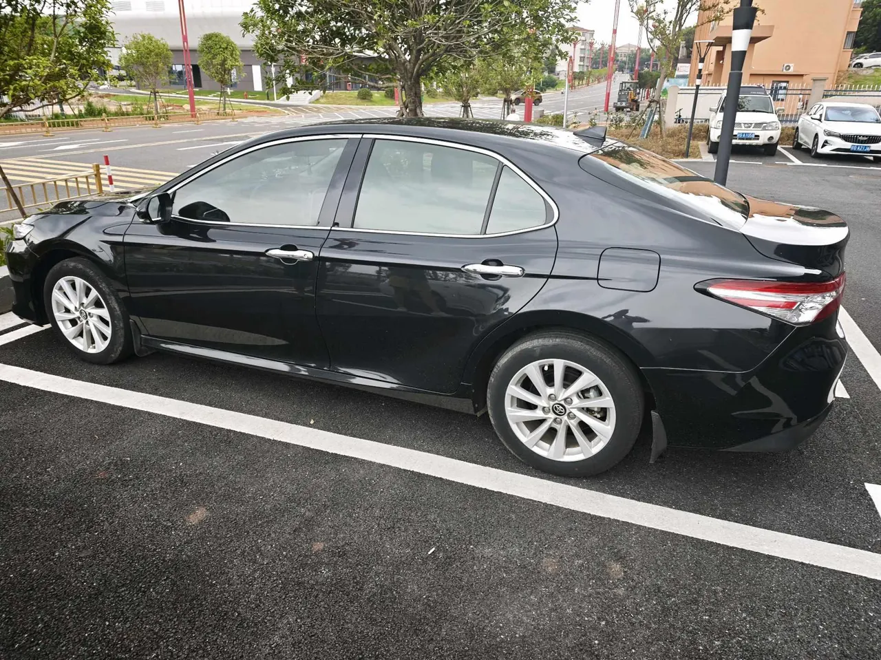 Toyota 2021 Camry 2.0G Stepless Deluxe Edition Automatic Gear 3