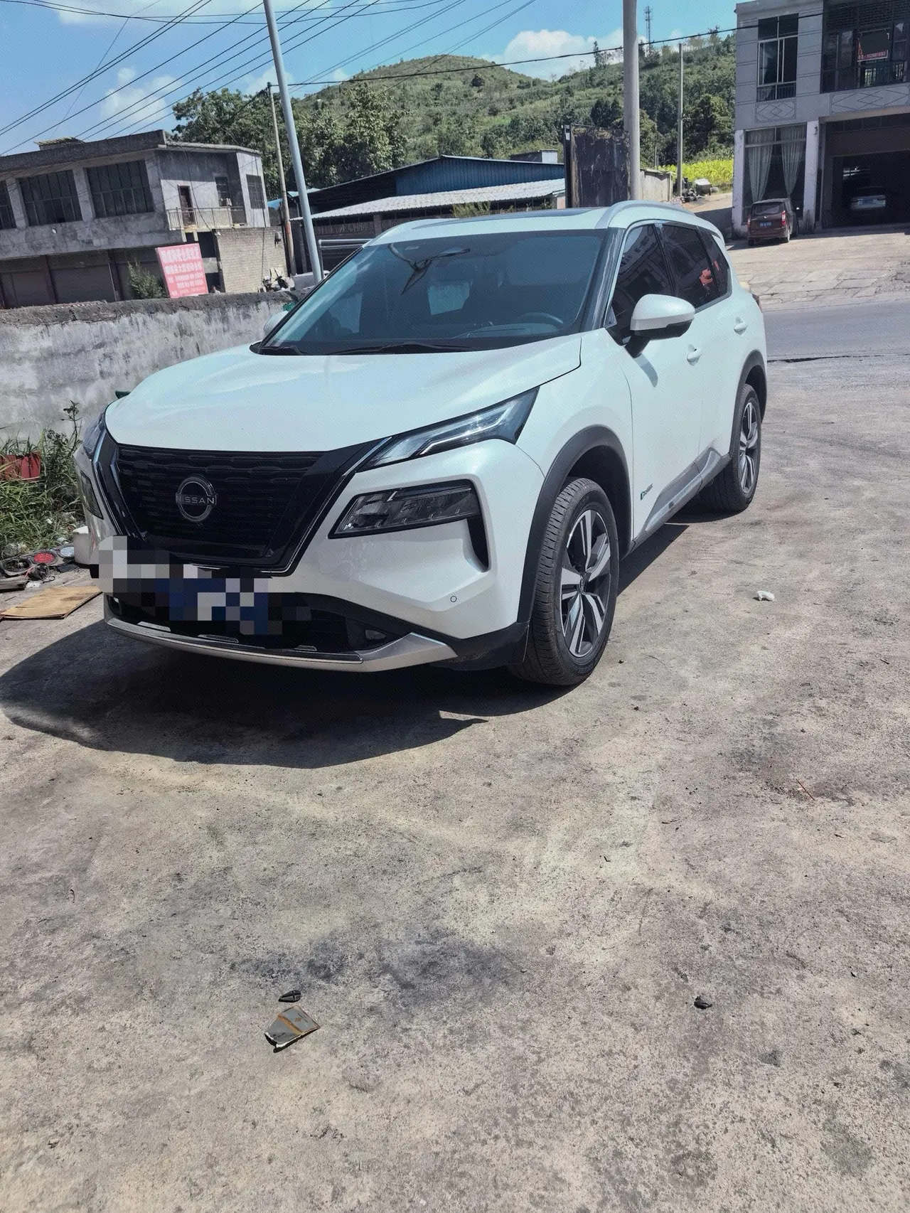 打开图片灯箱:Nissan 2023 Qijun e-POWER Super Mixed Dual Motor Four-wheel Drive Extreme Automatic Gear
