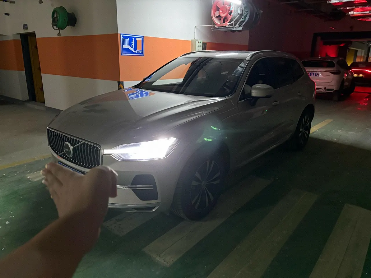 Open image lightbox: Volvo 2023 XC60 48V 2.0T B5 4-wheel drive Zhiyuan Deluxe Edition Automatic Gear