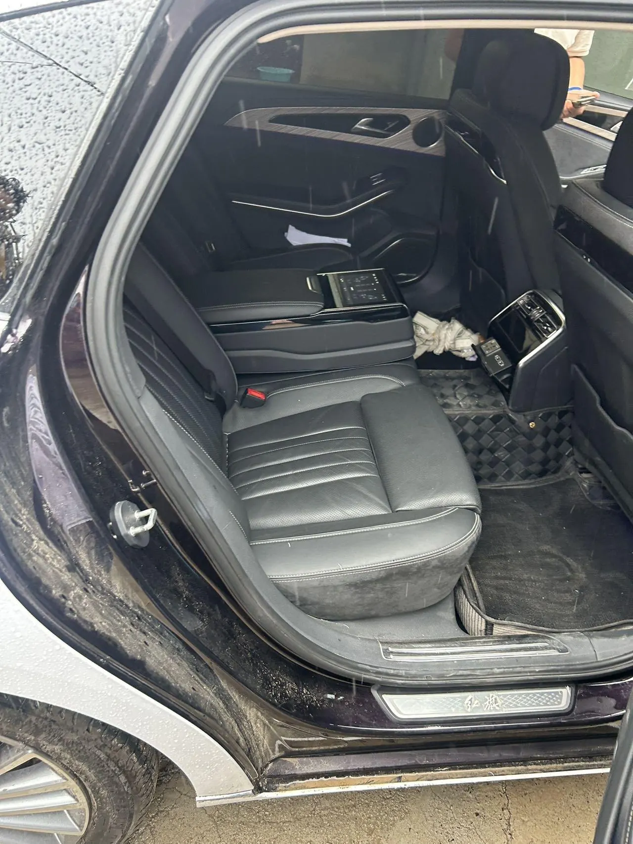 HongQi 2023 H9 48V 2.0T Zhilian Qi Chang Edition Automatic Gear 8