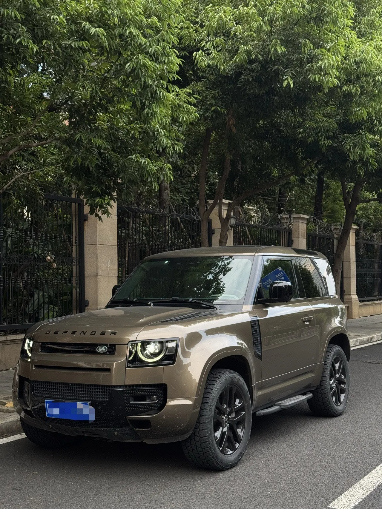 打开图片灯箱:Land Rover Guard (Imported) 2022 Guard 90 48V 3.0T P400 XS Automatic Gear
