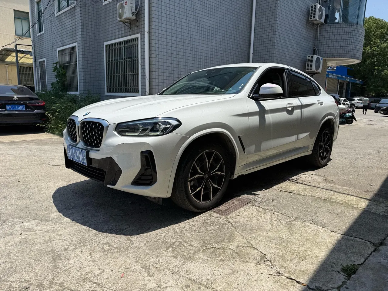 Open image lightbox: BMW X4 (Imported) 2022 X4 xDrive25i 2.0T M Sports Suit Automatic Gear