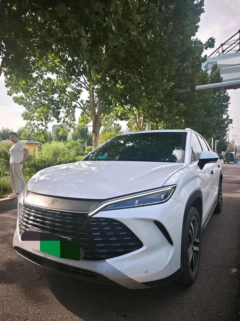打开图片灯箱:BYD 2024 Song L DM-i 1.5 Stepless 112km Exceed Automatic Transmission