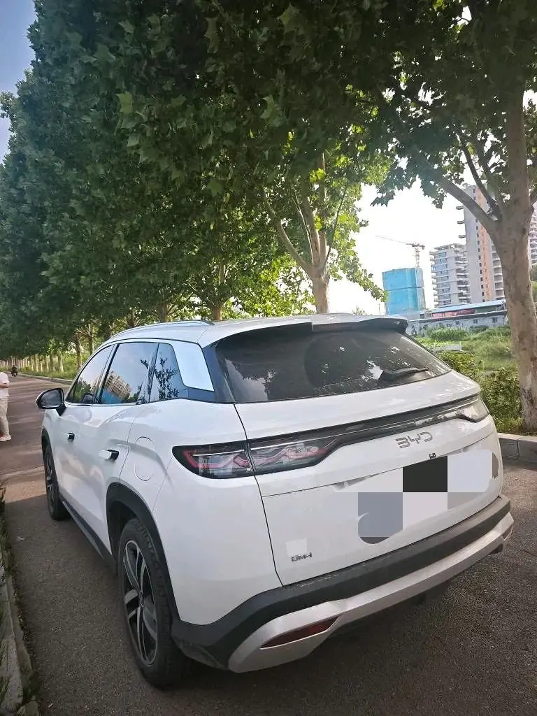 BYD 2024 Song L DM-i 1.5 Stepless 112km Exceed Automatic Transmission 5