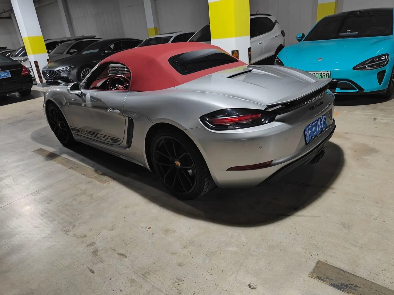 Porsche 718 (Imported) 2023 718 Boxter 2.0T Style Edition Automatic 3