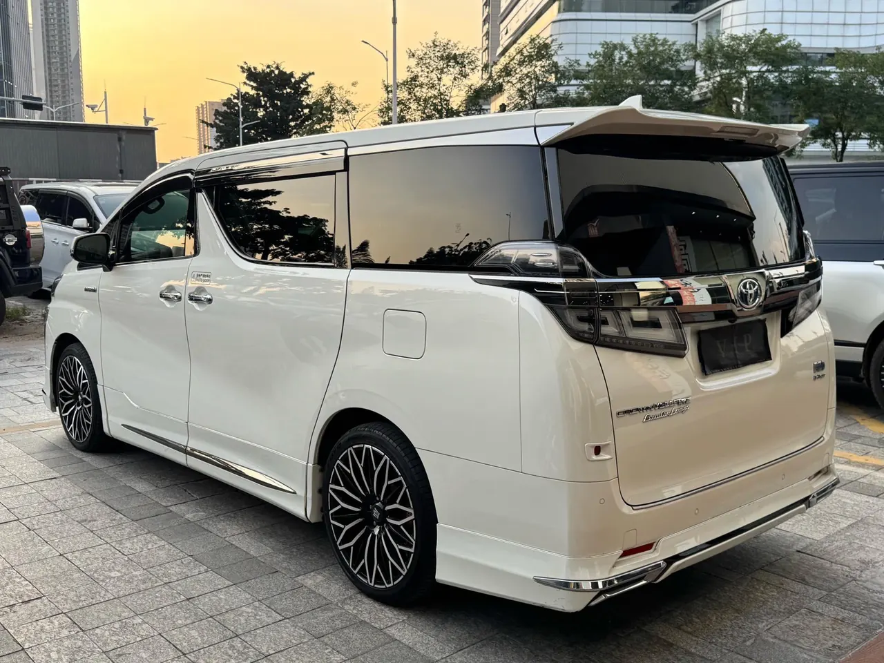 Toyota Wilfa (Imported) 2021 Wilfa 2.5 Stepless Crown HV Distinguished Edition Automatic Gear 8