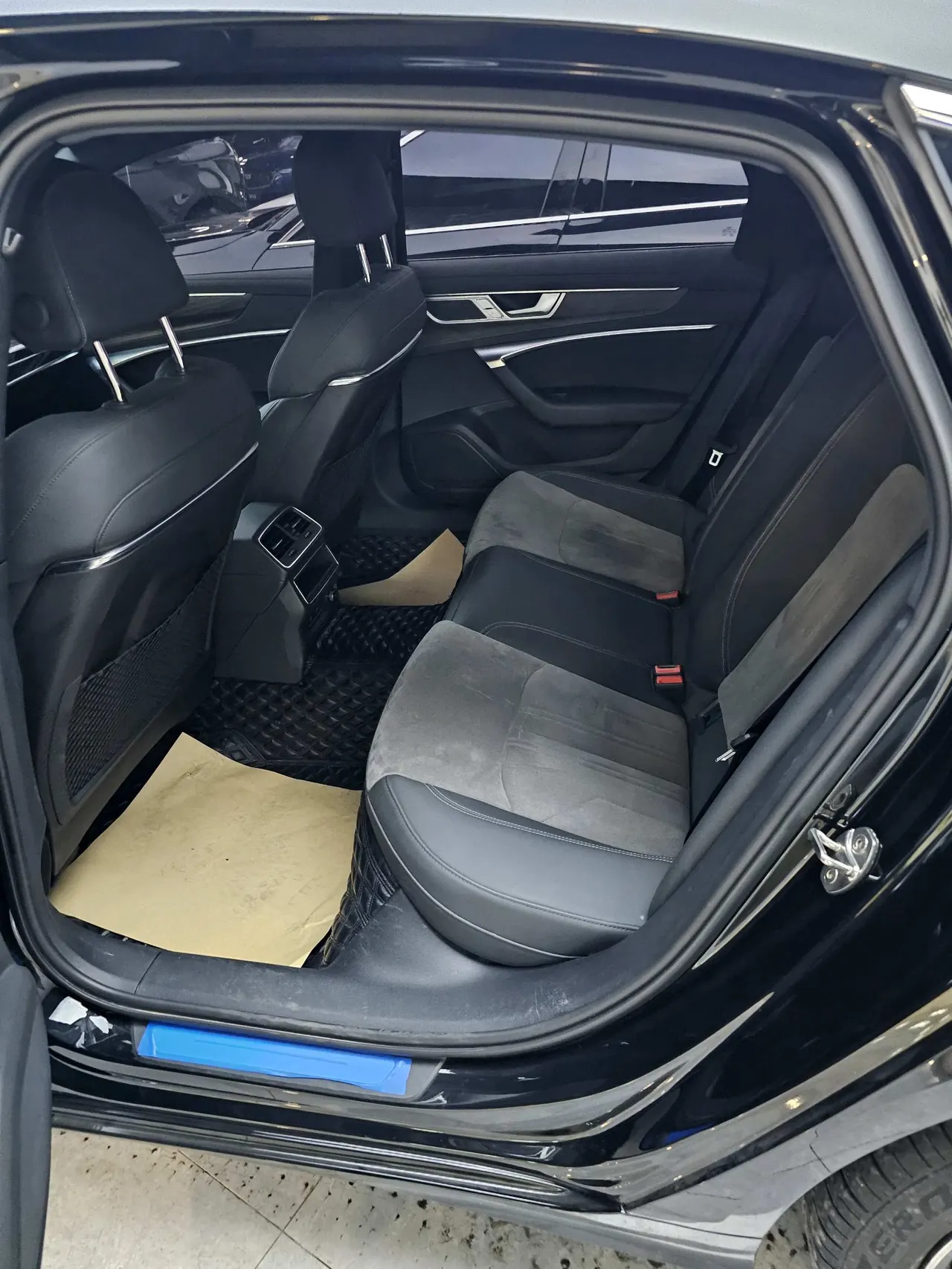 Audi 2024 A6L 2.0TFSI 40TFSI Deluxe Dynamic Automatic 2