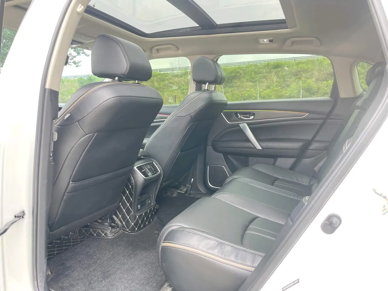 Honda 2020 Crown Road 2.0T 370TURBO Two-Drive Deluxe Automatic Gear 5
