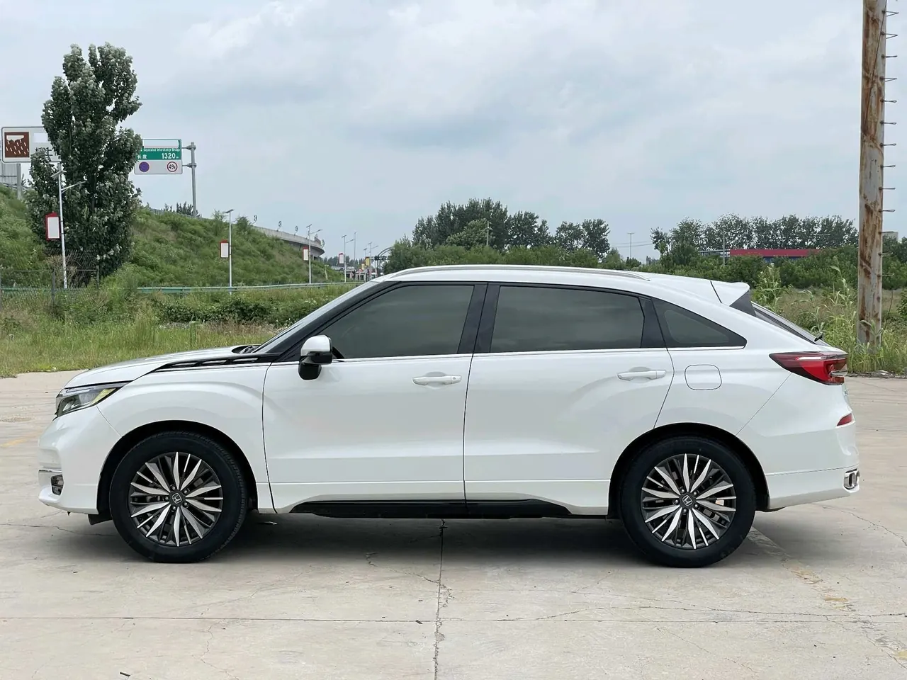 Honda 2020 Crown Road 2.0T 370TURBO Two-Drive Deluxe Automatic Gear 7