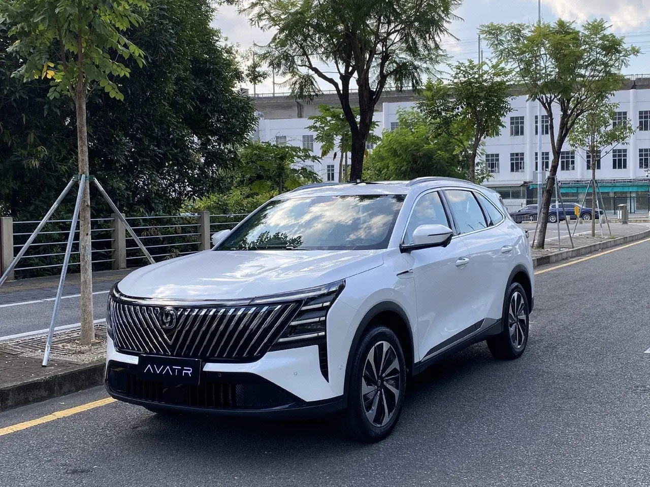 打开图片灯箱:ChangAn 2026 CS75 PLUS 1.5T Blue Whale Super Qing Tianshu Pilot Automatic Gear