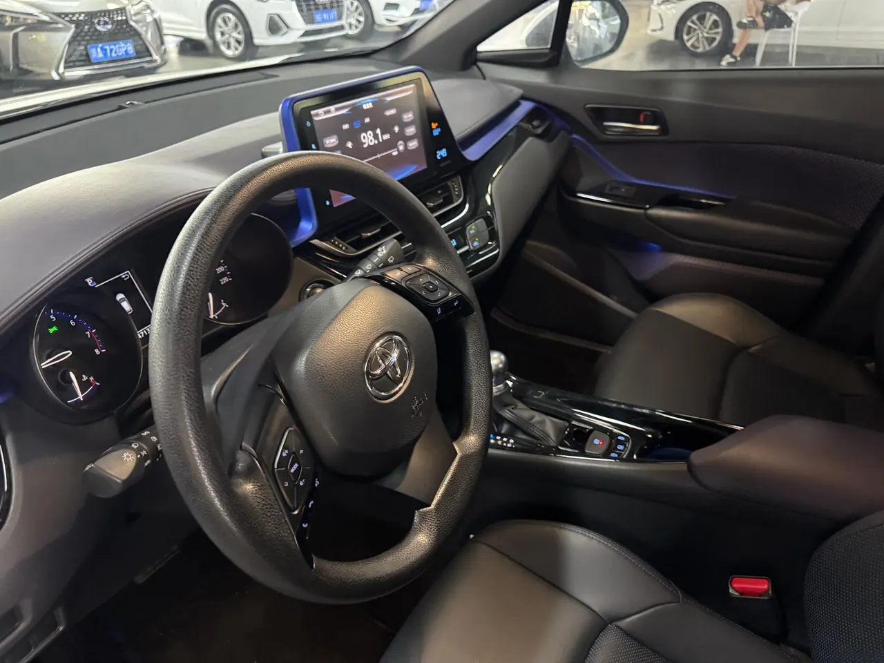 Toyota 2020 C- HR 2.0 stepless leading version of automatic gear 5