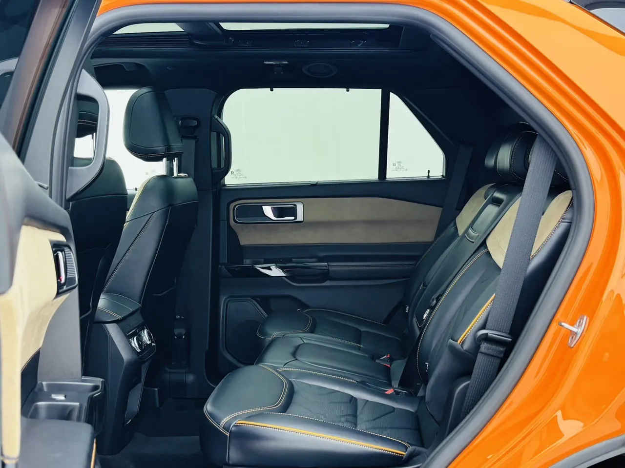 Ford 2024 Explorer 2.3T EcoBoost Kunlun Peak Edition 7-seat Automatic Gear 11