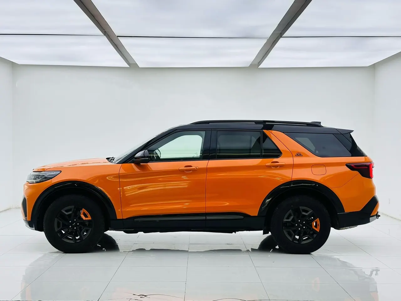 Ford 2024 Explorer 2.3T EcoBoost Kunlun Peak Edition 7-seat Automatic Gear 4