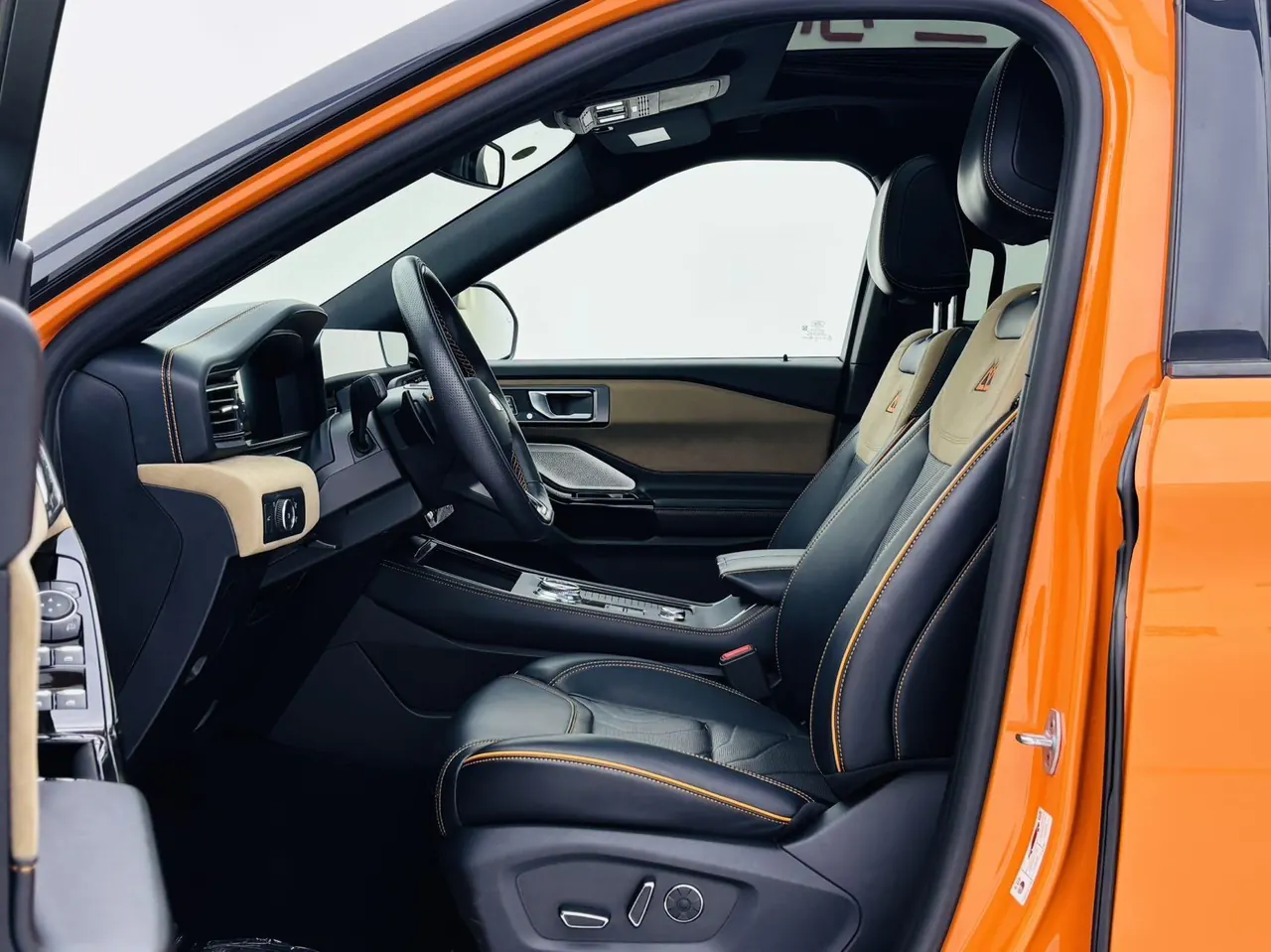 Ford 2024 Explorer 2.3T EcoBoost Kunlun Peak Edition 7-seat Automatic Gear 5
