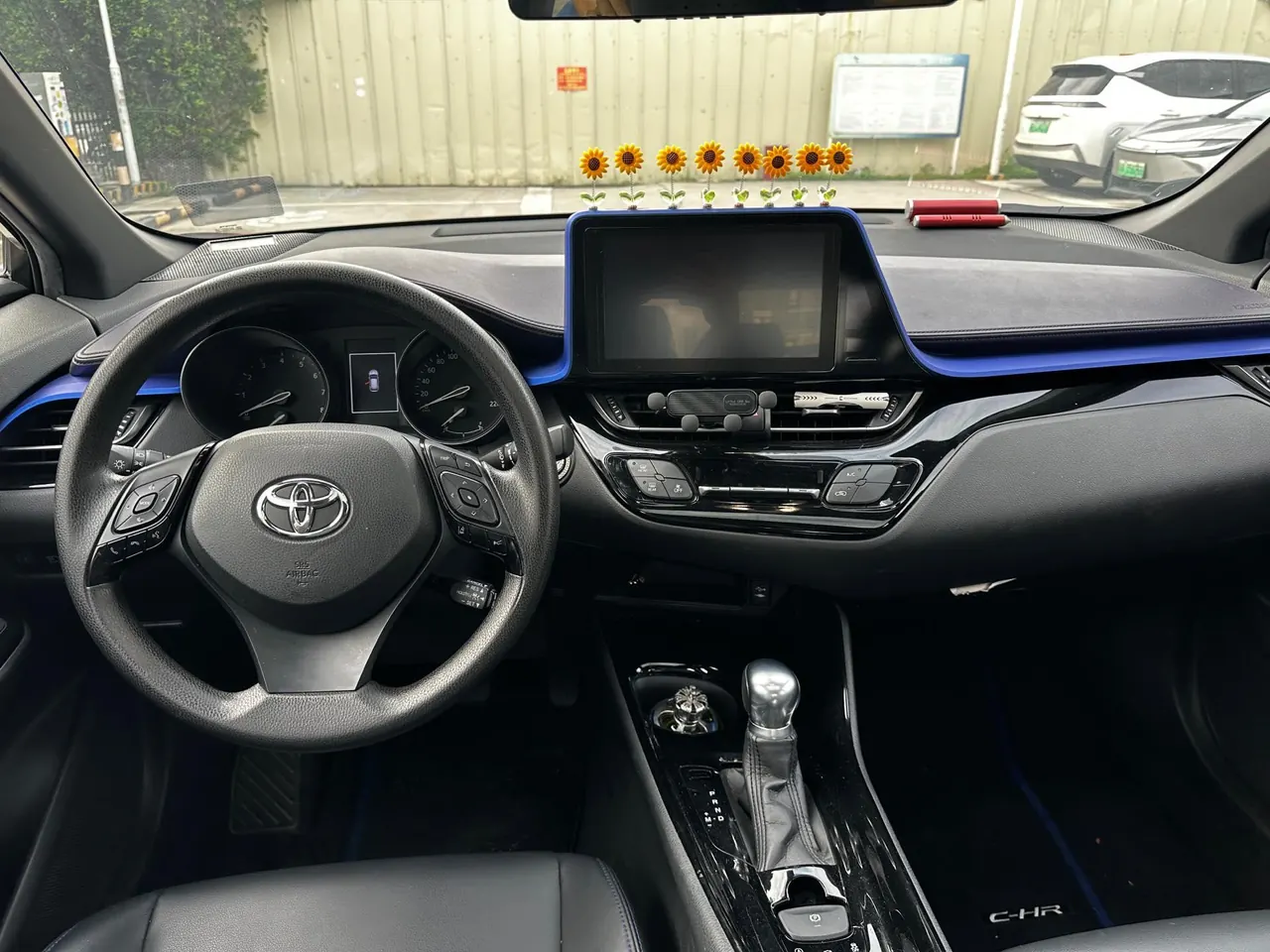 Toyota 2020 C- HR 2.0 stepless leading version of automatic gear 5