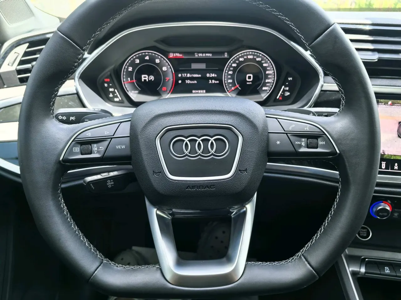 Audi 2022 Q3 1.4TFSI 35TFSI Fashion Dynamic Automatic 12