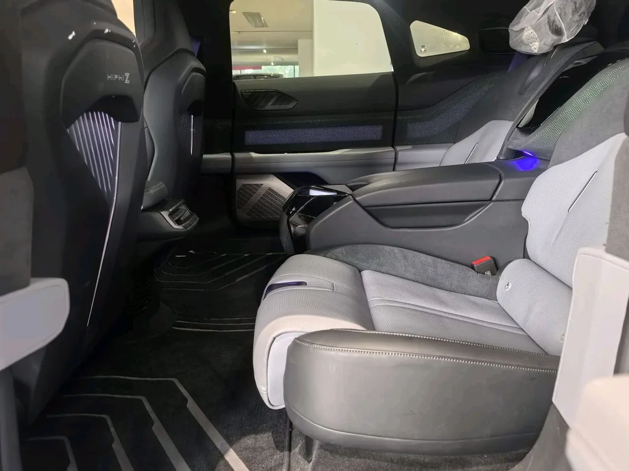 HiPhi 2023 HiPhi Z four-seater automatic gear 5