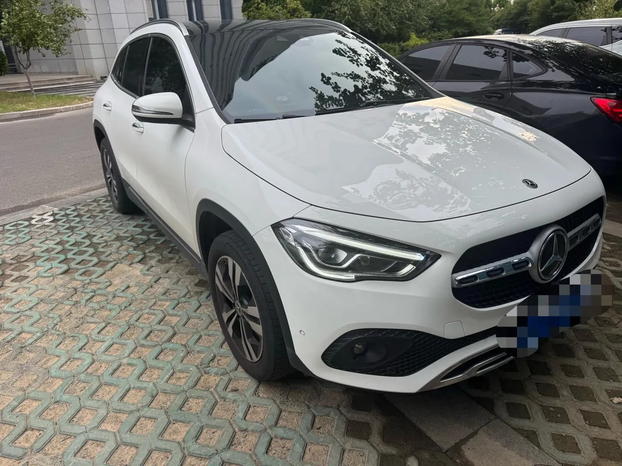 Mercedes Benz 2020 GLA 200 1.3T automatic gear 2