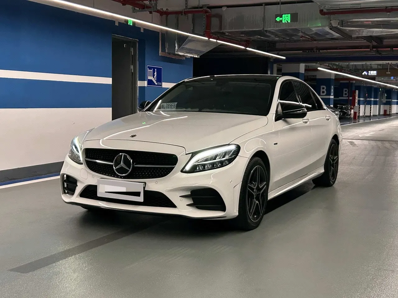 打开图片灯箱:Mercedes Benz Class C 2021 C 260 L 48V 1.5T Sports Star Yao Zhen Tibetan Edition Automatic Gear